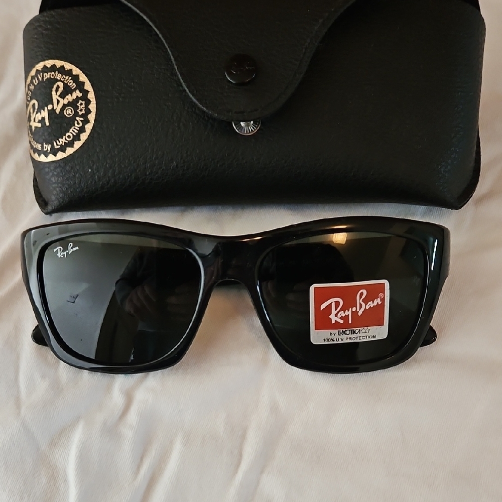 Ray-Ban Classic Black Sunglasses